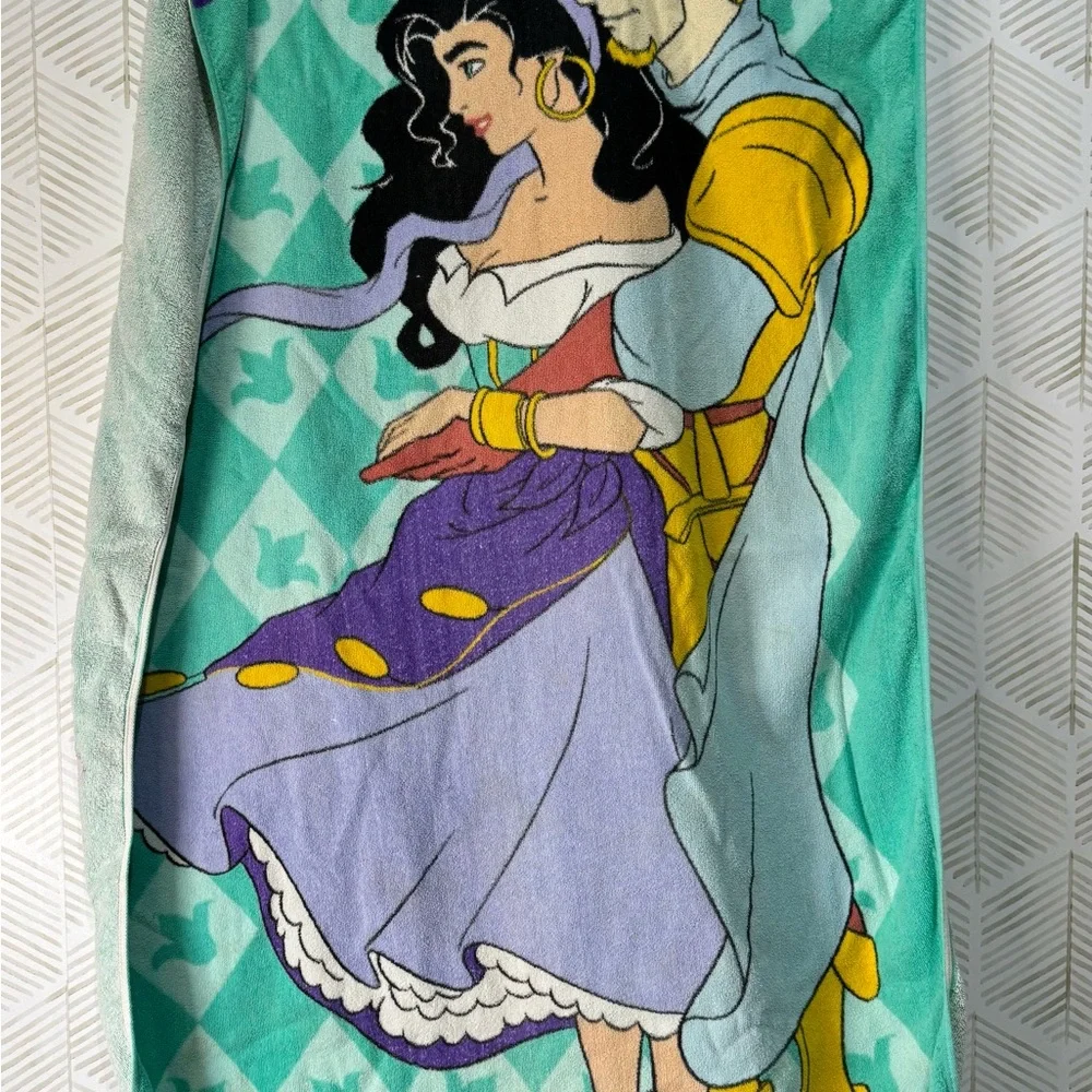 VTG Disney The Hunchback of Notre Dame Bath Beach Towel Cotton‎  58x28 1990s